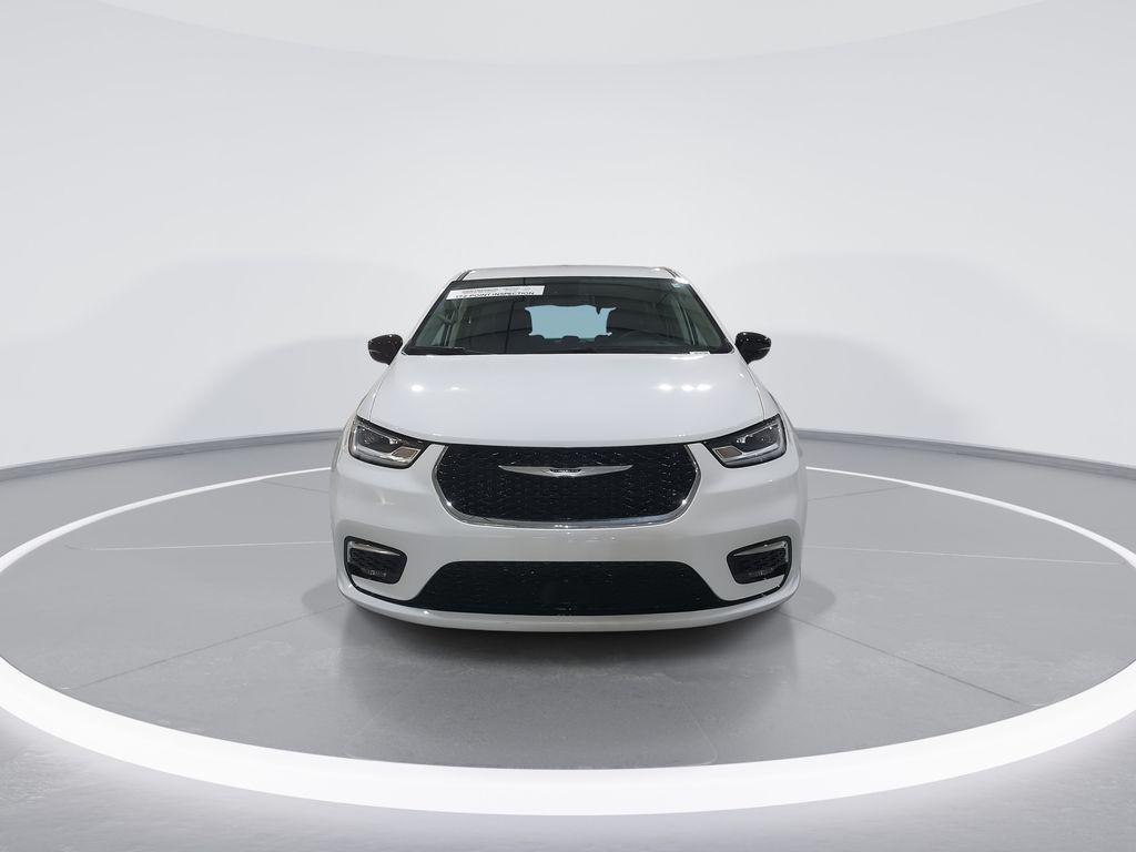 used 2024 Chrysler Pacifica car, priced at $32,138