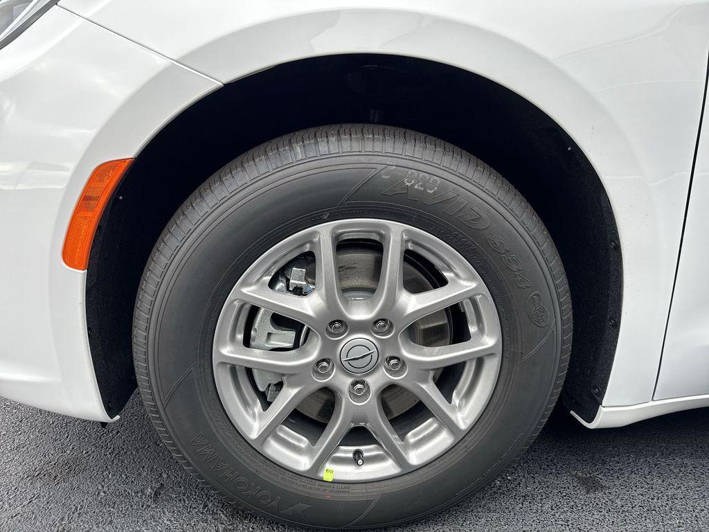 new 2026 Chrysler Pacifica car, priced at $39,665