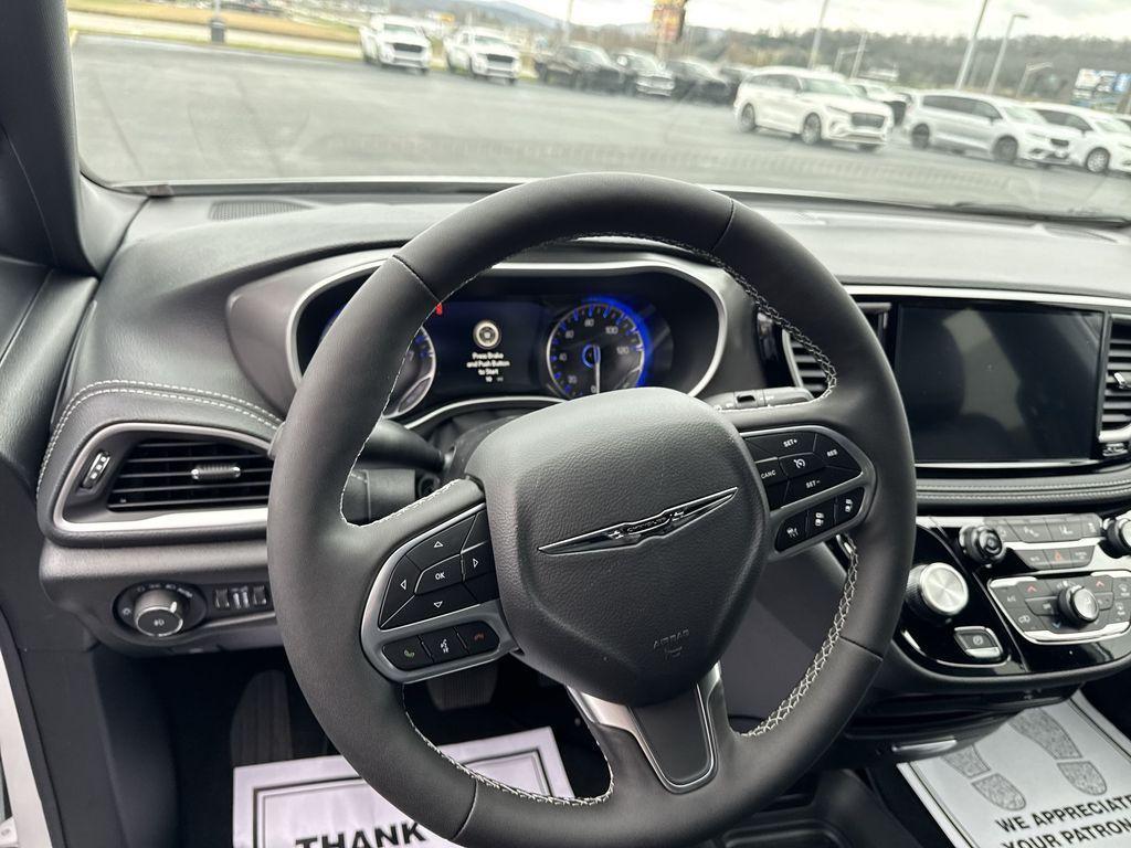new 2026 Chrysler Pacifica car, priced at $39,665