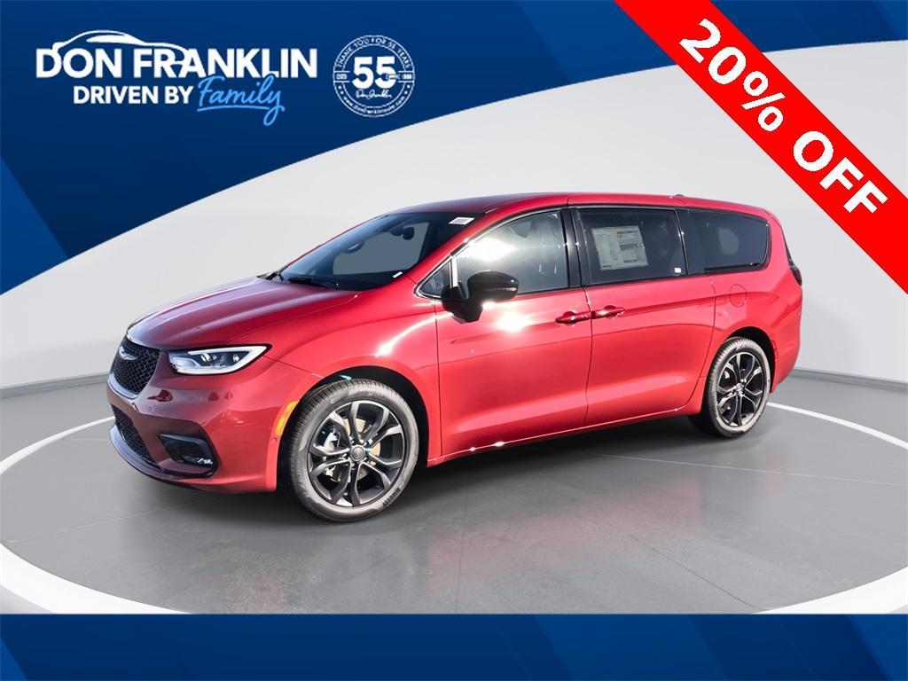 new 2026 Chrysler Pacifica car, priced at $38,228