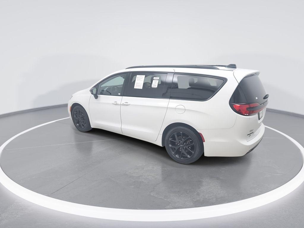 used 2024 Chrysler Pacifica car, priced at $32,487