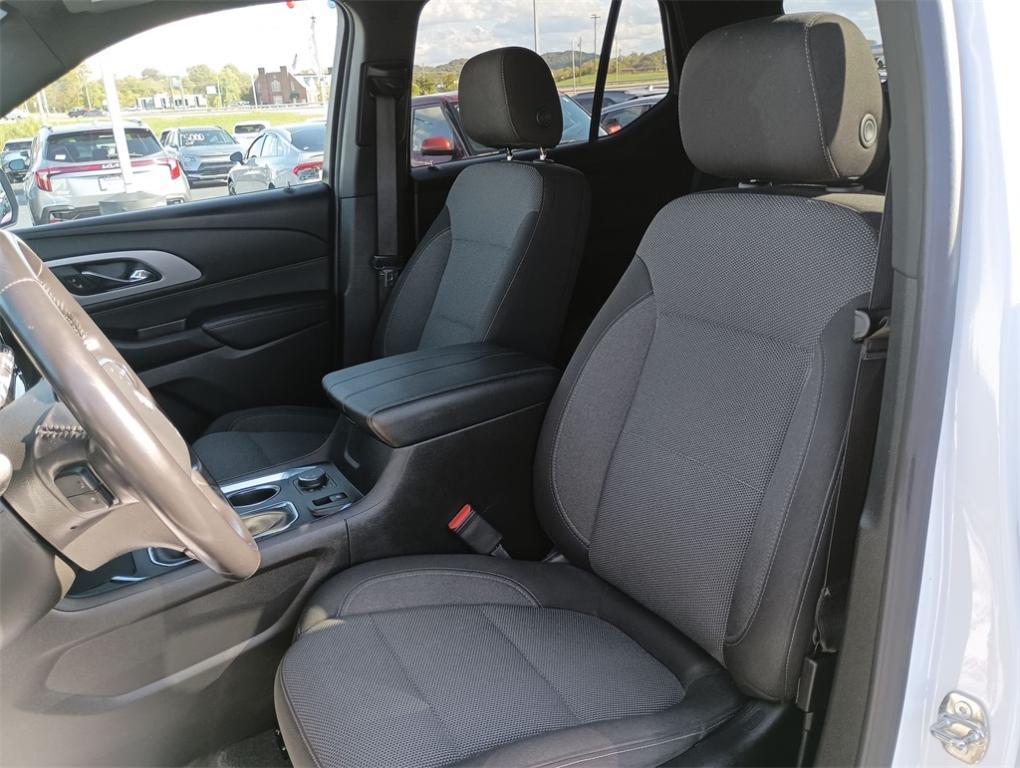 used 2022 Chevrolet Traverse car, priced at $27,881