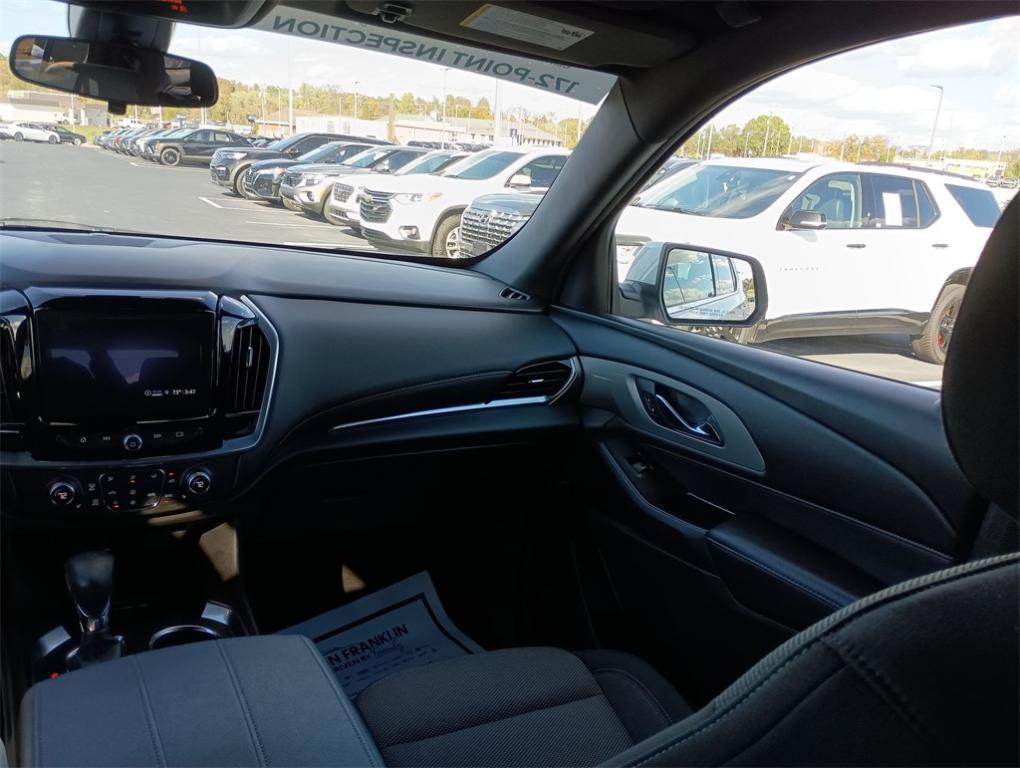 used 2022 Chevrolet Traverse car, priced at $27,881