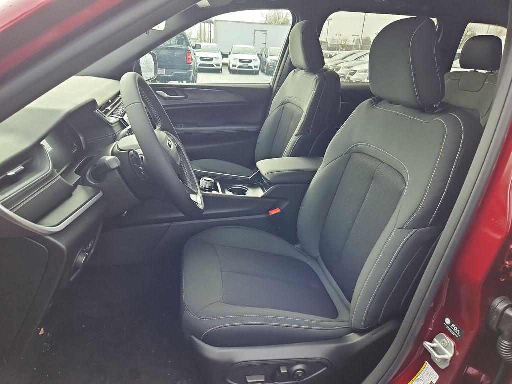 new 2026 Jeep Grand Cherokee car, priced at $34,993