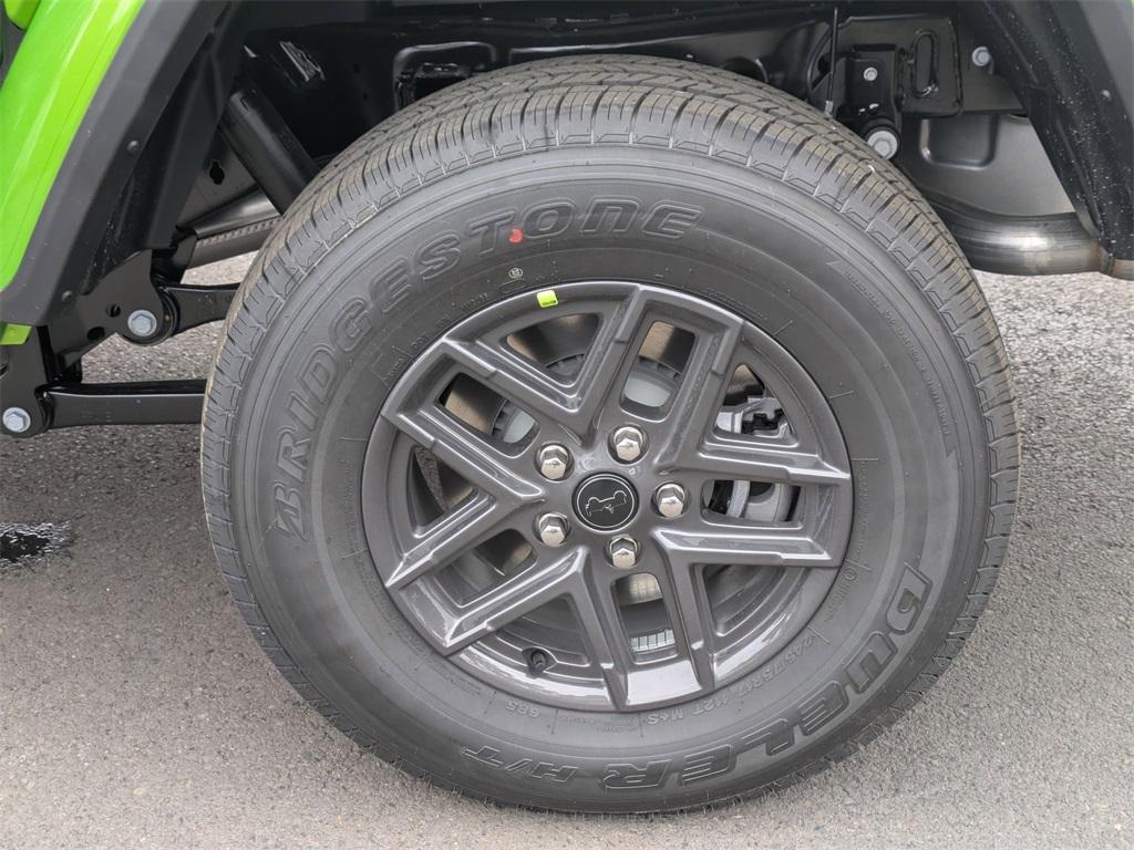 new 2025 Jeep Gladiator car, priced at $41,999