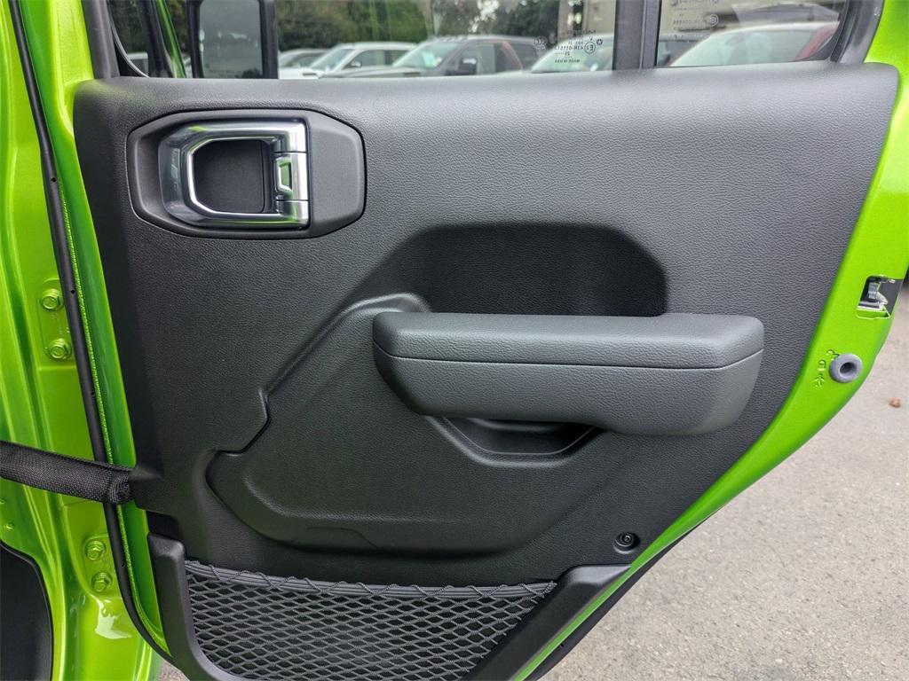 new 2025 Jeep Gladiator car, priced at $41,999