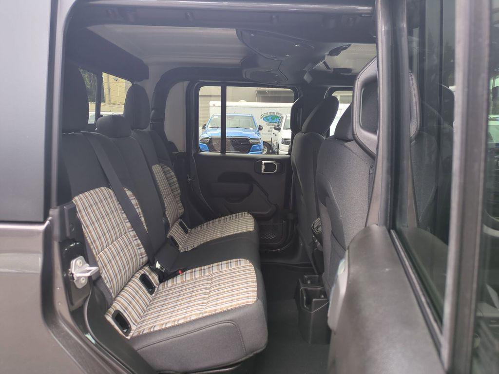 new 2026 Jeep Gladiator car, priced at $42,499
