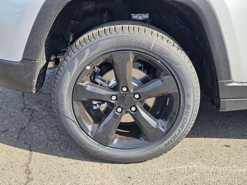 new 2026 Jeep Grand Cherokee car, priced at $42,993