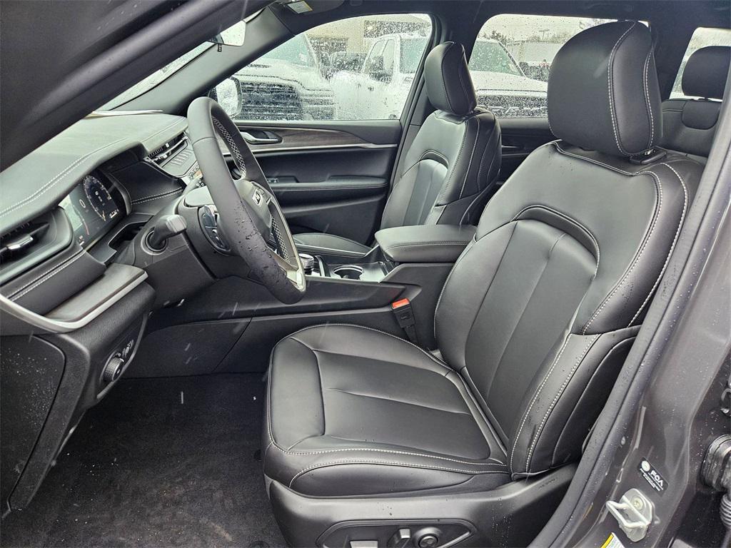 new 2026 Jeep Grand Cherokee car, priced at $44,993