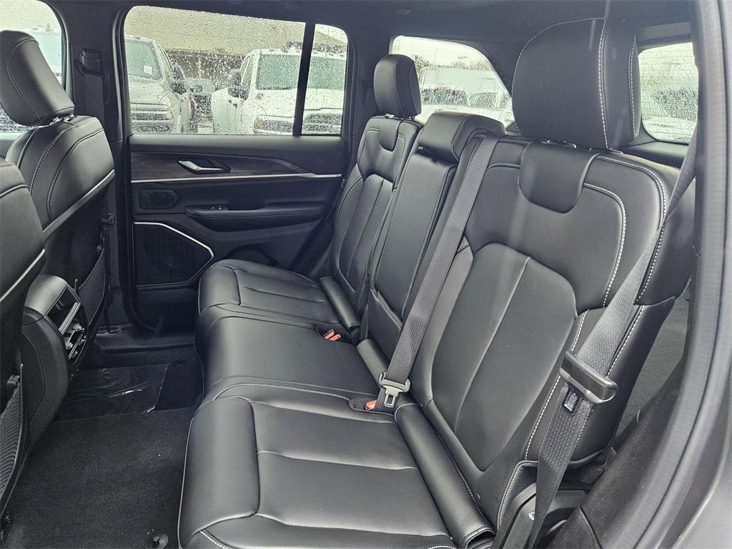 new 2026 Jeep Grand Cherokee car, priced at $44,993