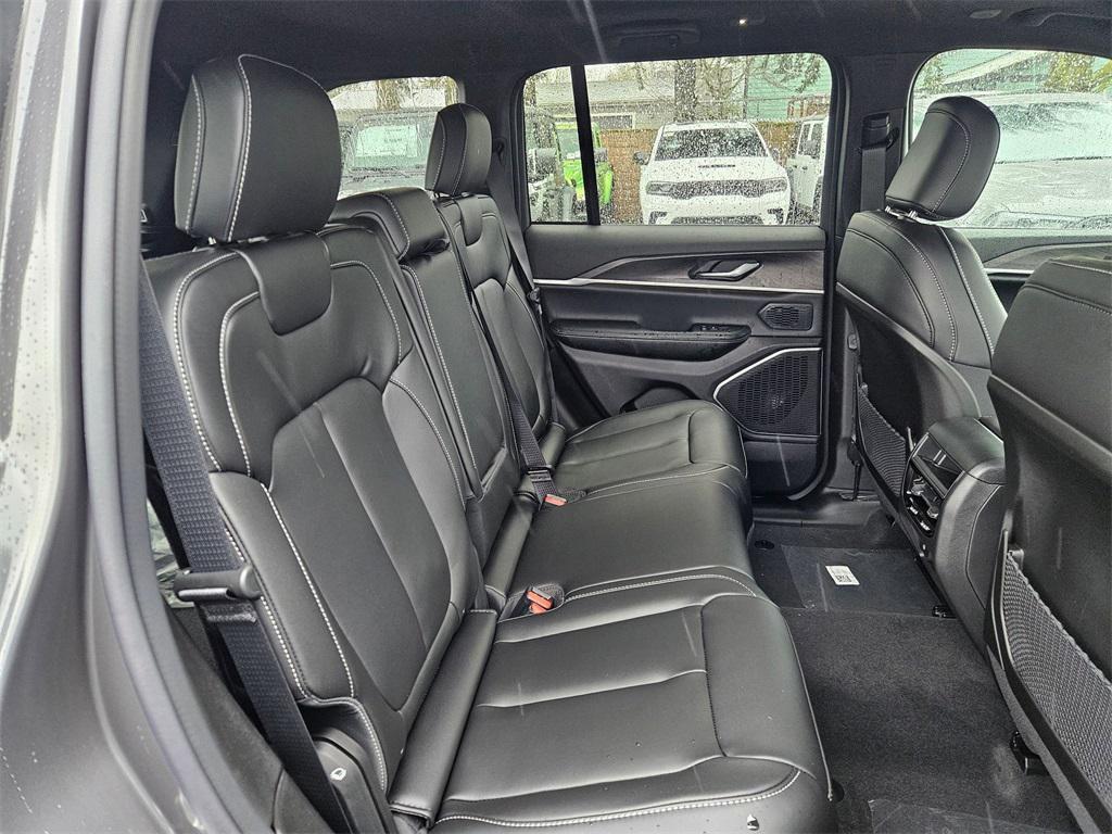 new 2026 Jeep Grand Cherokee car, priced at $44,993