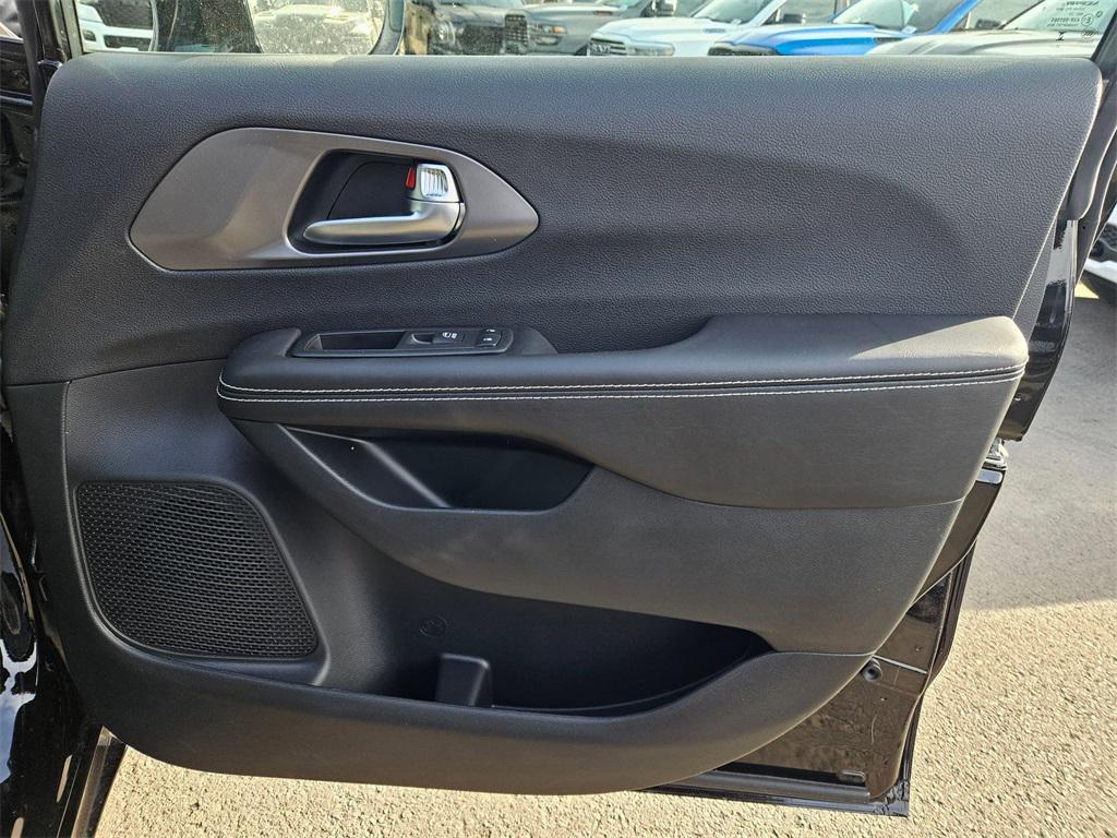 new 2026 Chrysler Pacifica car, priced at $41,993