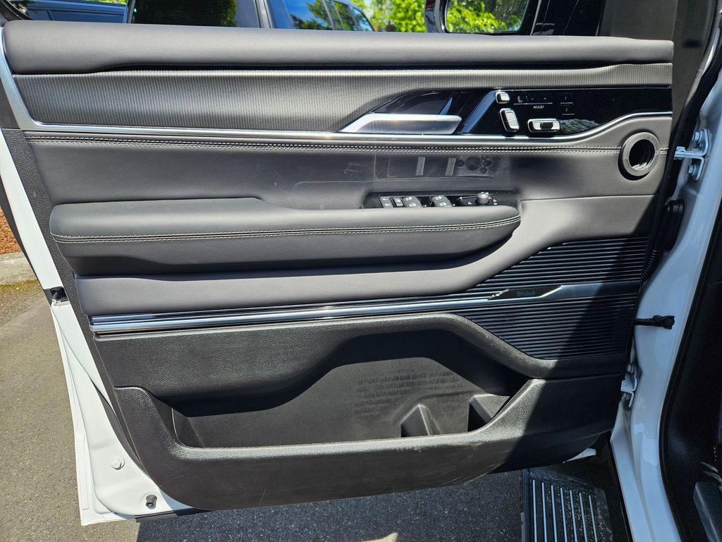 new 2026 Jeep Grand Wagoneer L car, priced at $105,890