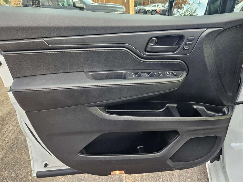 used 2025 Honda Odyssey car, priced at $39,993