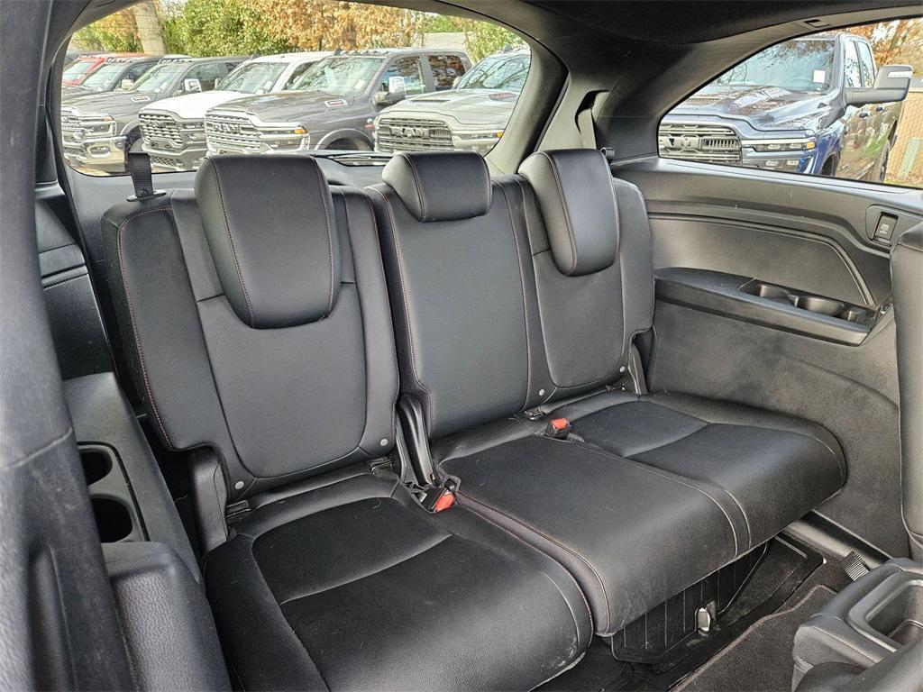 used 2025 Honda Odyssey car, priced at $39,993