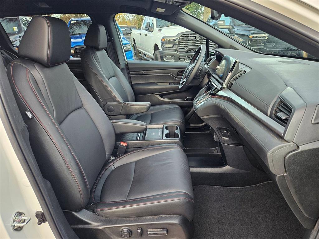 used 2025 Honda Odyssey car, priced at $39,993