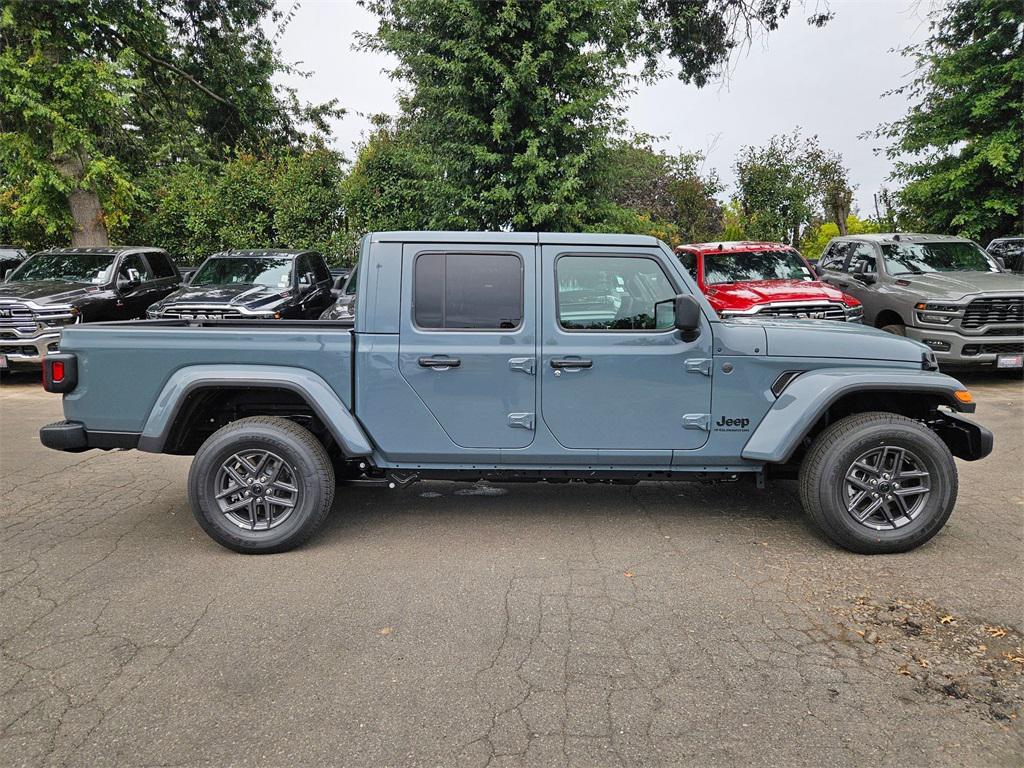 new 2025 Jeep Gladiator car, priced at $41,999