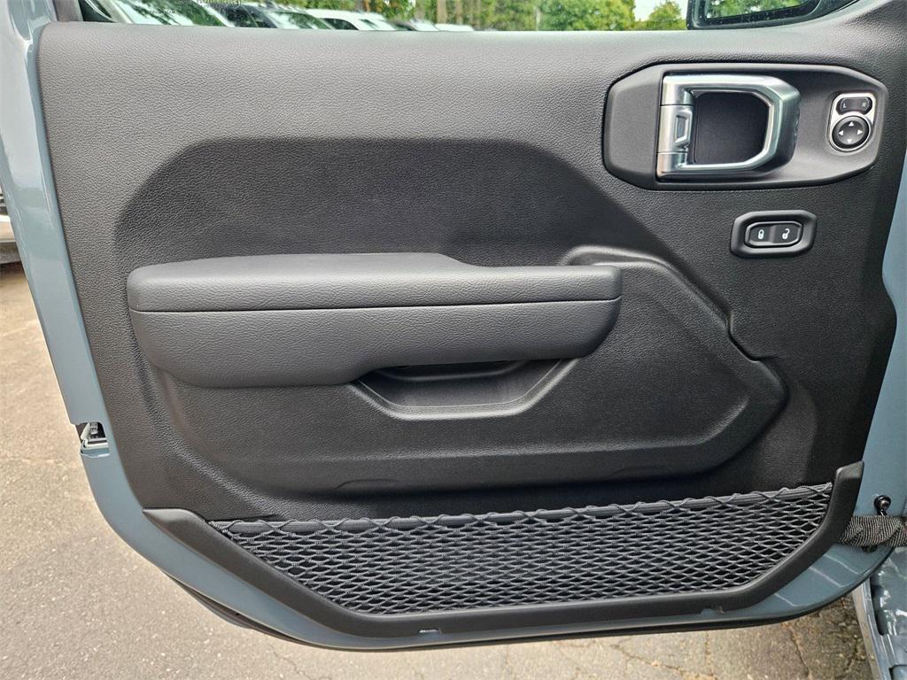 new 2025 Jeep Gladiator car, priced at $41,999