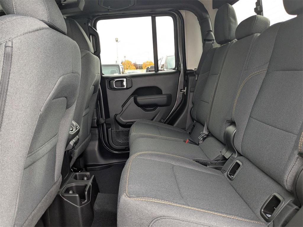 new 2025 Jeep Gladiator car, priced at $38,999