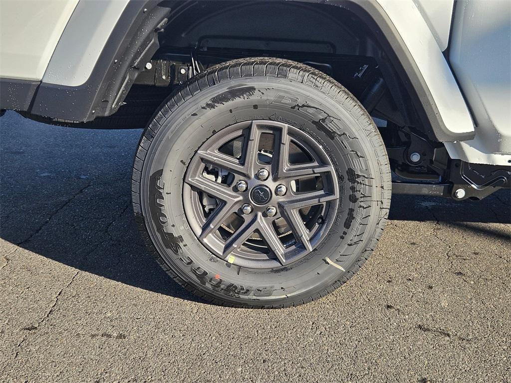 new 2025 Jeep Gladiator car, priced at $40,999