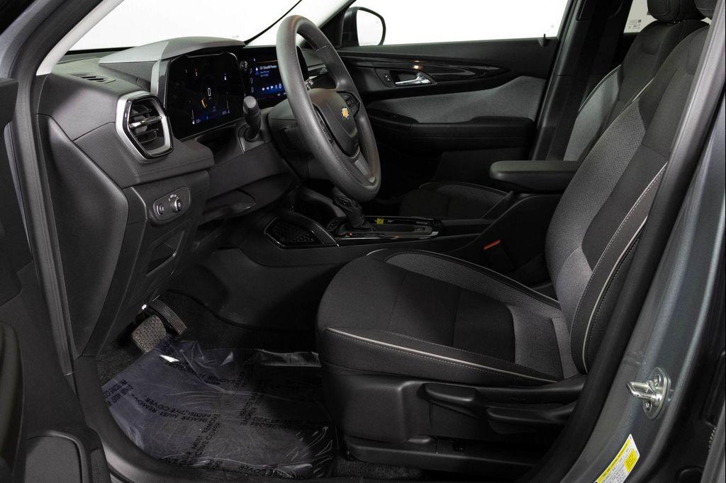 used 2025 Chevrolet TrailBlazer car, priced at $22,813