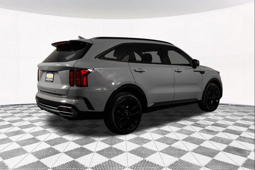 used 2022 Kia Sorento car, priced at $25,913