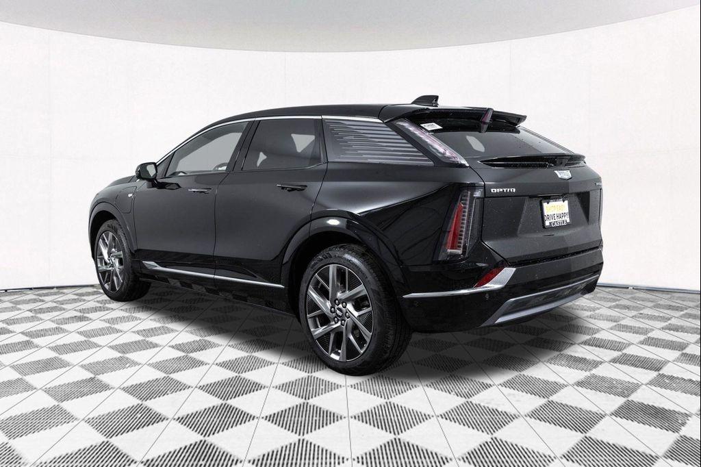 used 2025 Cadillac OPTIQ car, priced at $43,013