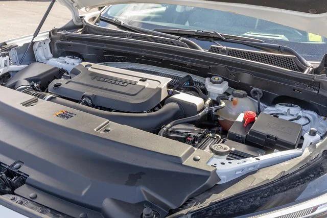 used 2025 Buick Envision car, priced at $28,500