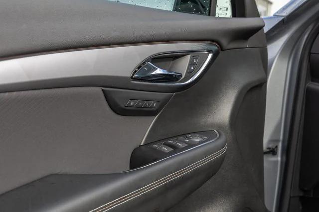 used 2025 Buick Envision car, priced at $29,900