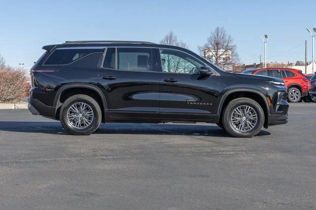 used 2025 Chevrolet Traverse car, priced at $38,900