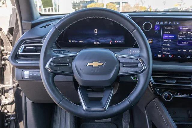 used 2025 Chevrolet Traverse car, priced at $38,900