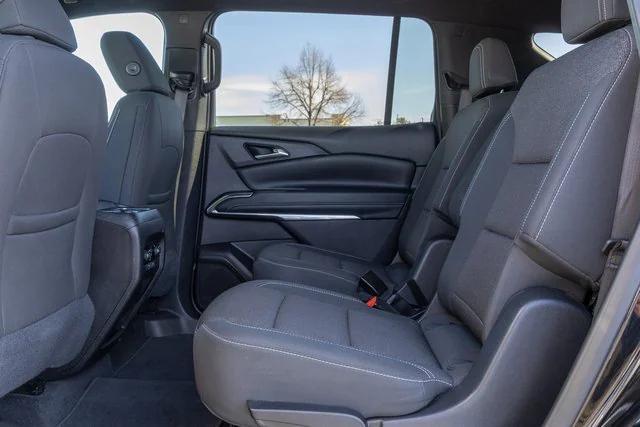 used 2025 Chevrolet Traverse car, priced at $38,900