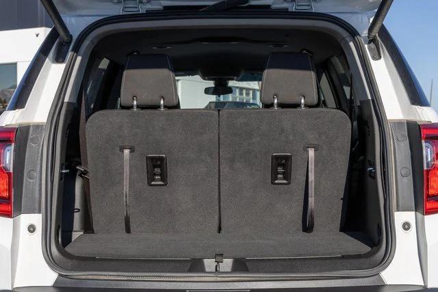 used 2023 GMC Acadia car, priced at $27,900