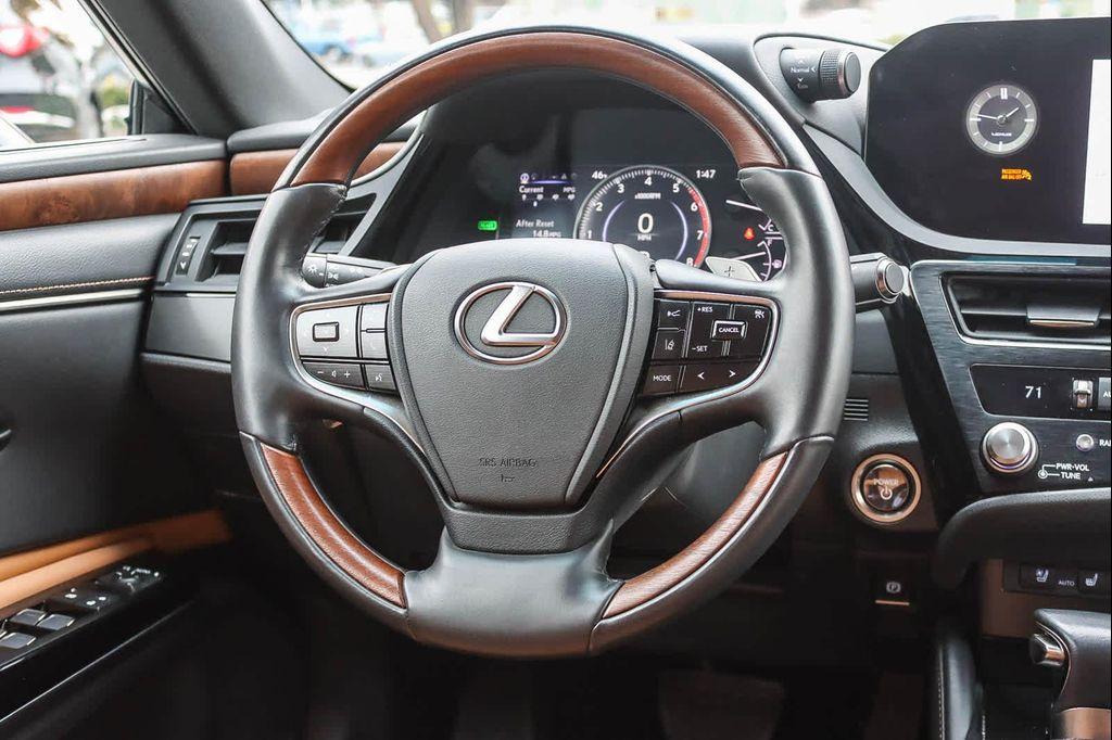 used 2023 Lexus ES 300h car, priced at $36,991