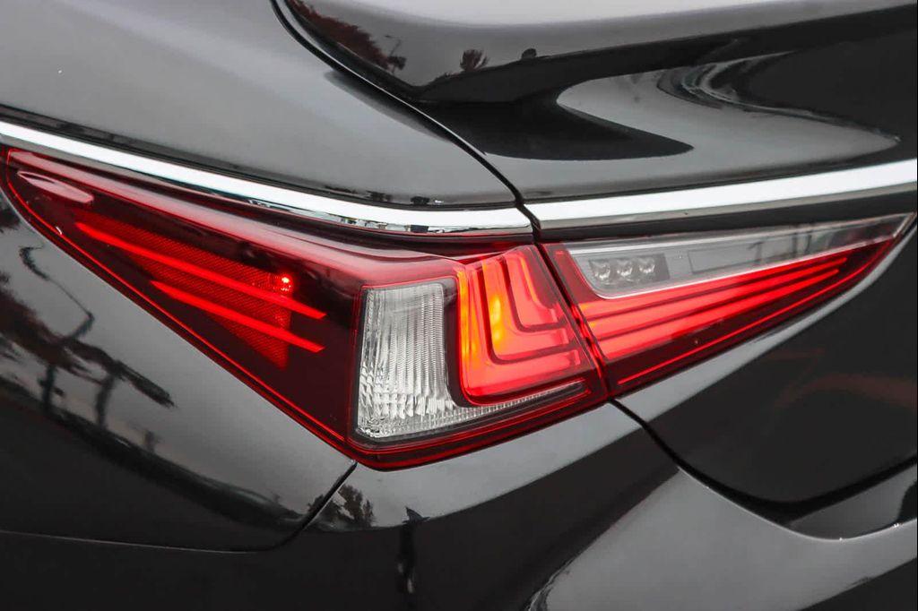 used 2023 Lexus ES 300h car, priced at $36,991