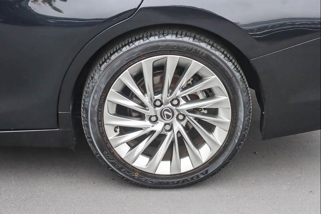 used 2023 Lexus ES 300h car, priced at $36,991