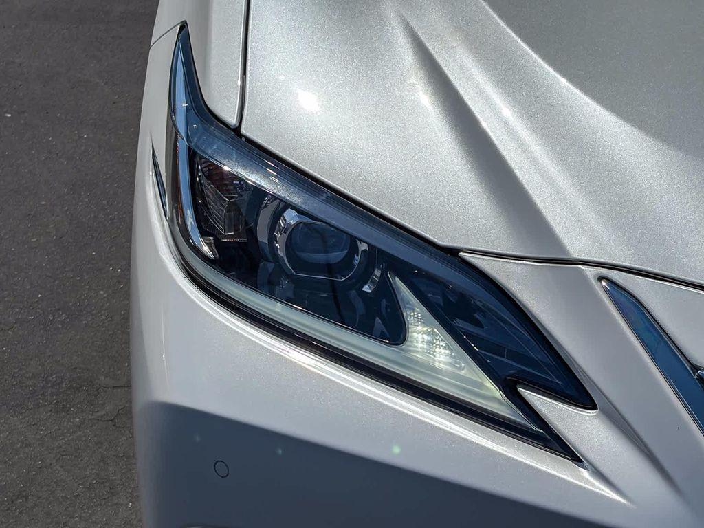 used 2025 Lexus ES 300h car, priced at $46,998