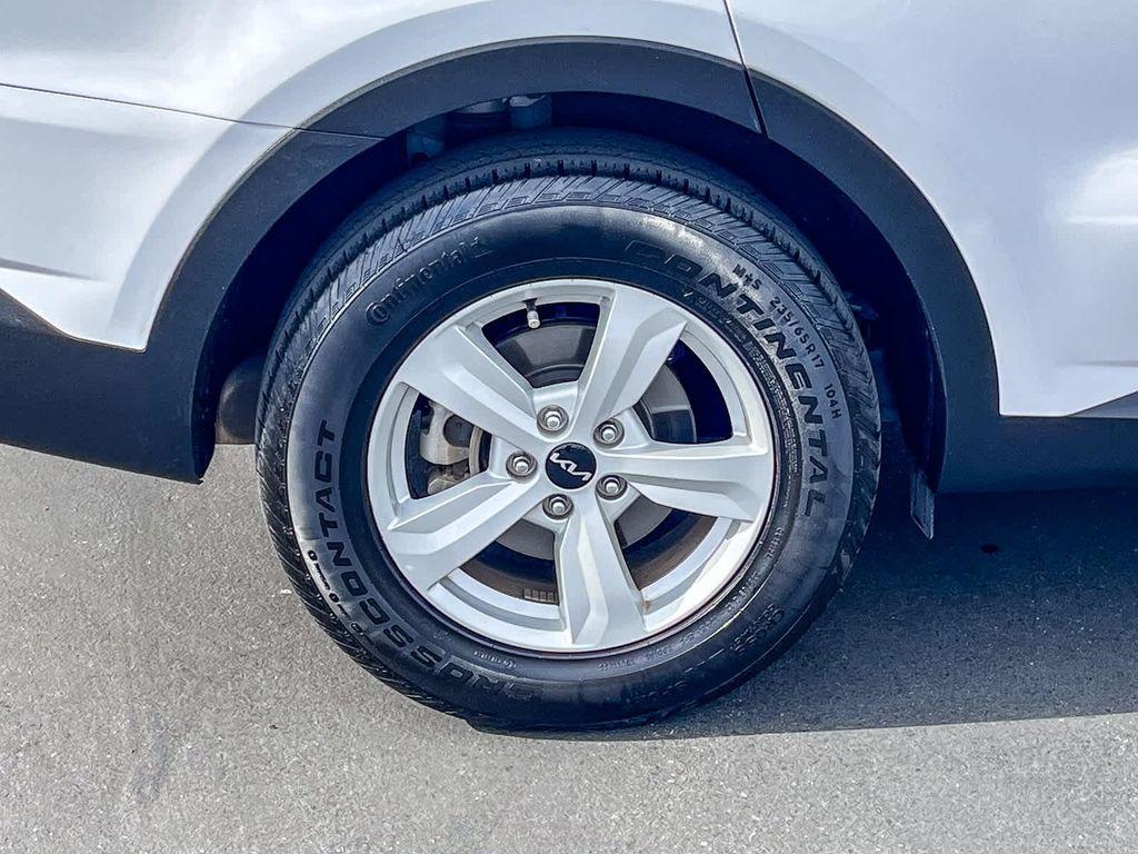 used 2023 Kia Sorento car, priced at $23,784