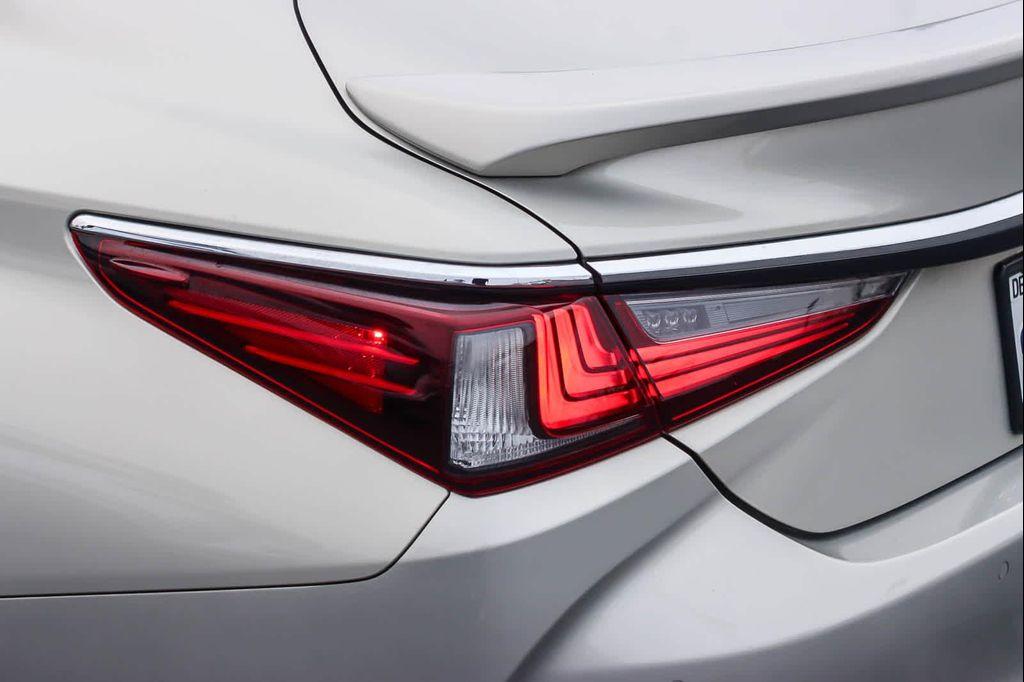 used 2021 Lexus ES 350 car, priced at $29,352