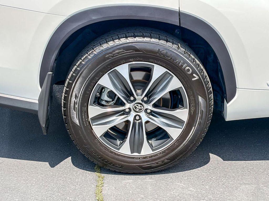 used 2021 Toyota Highlander car, priced at $27,998