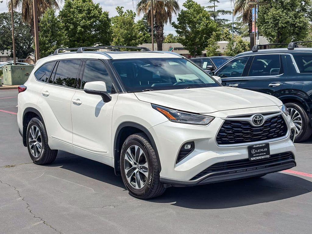 used 2021 Toyota Highlander car, priced at $27,998