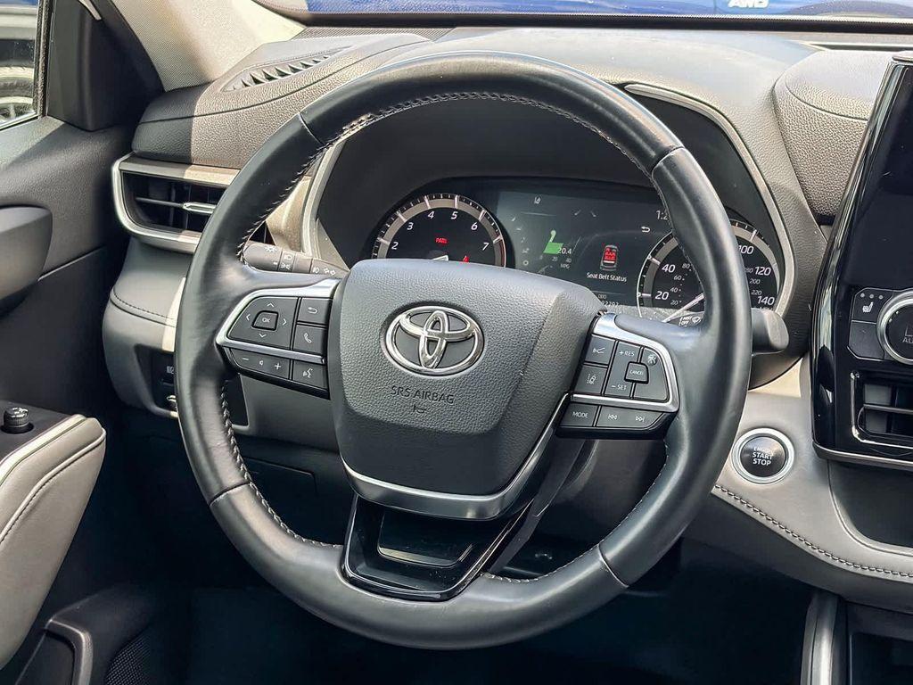 used 2021 Toyota Highlander car, priced at $27,998