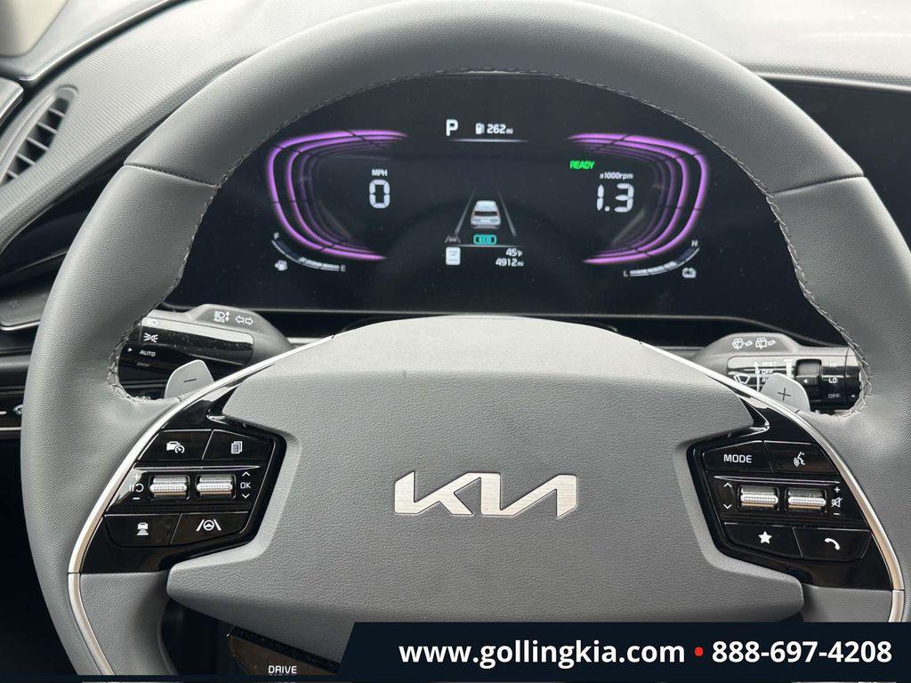 used 2025 Kia Niro car, priced at $26,647