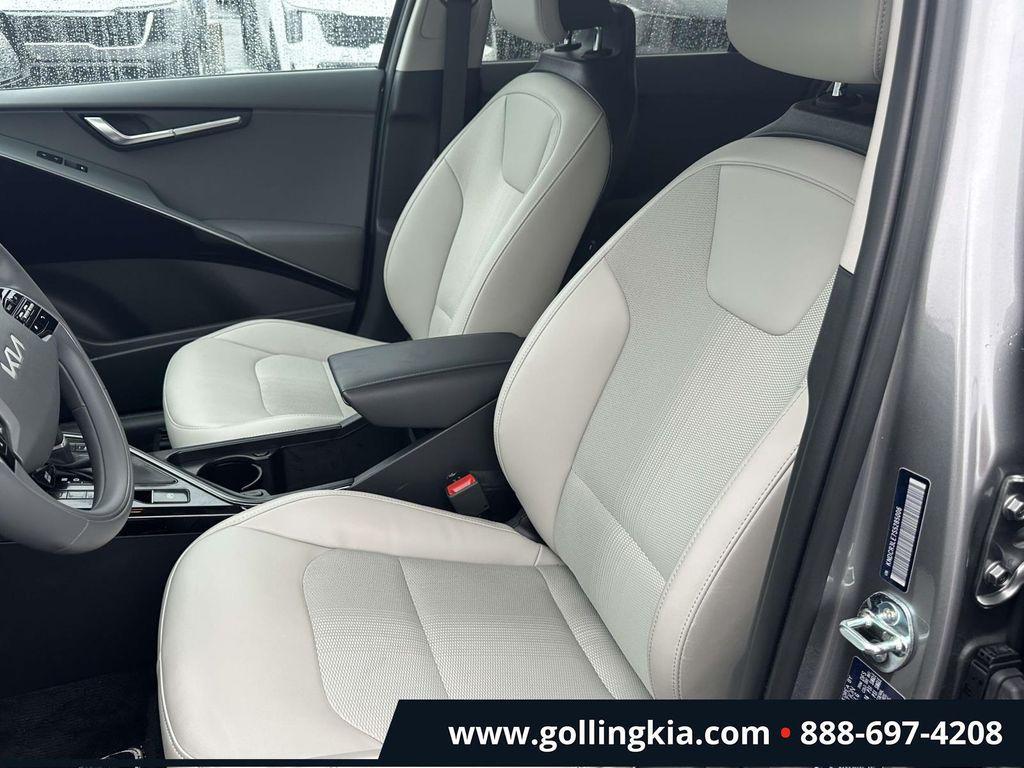 used 2025 Kia Niro car, priced at $26,647