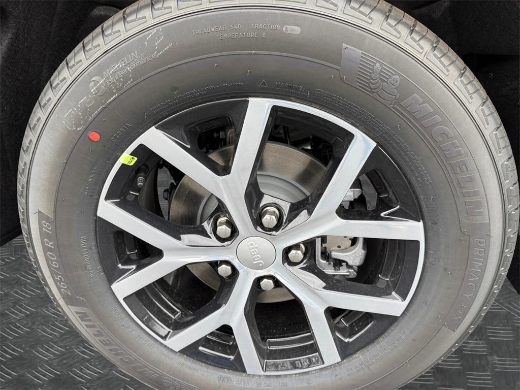 new 2025 Jeep Grand Cherokee car, priced at $48,185