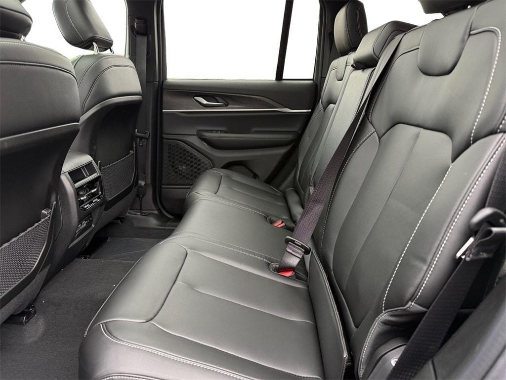 new 2025 Jeep Grand Cherokee car, priced at $48,185