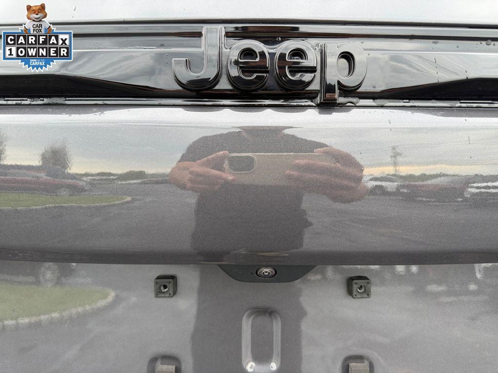 used 2025 Jeep Grand Cherokee car, priced at $39,674