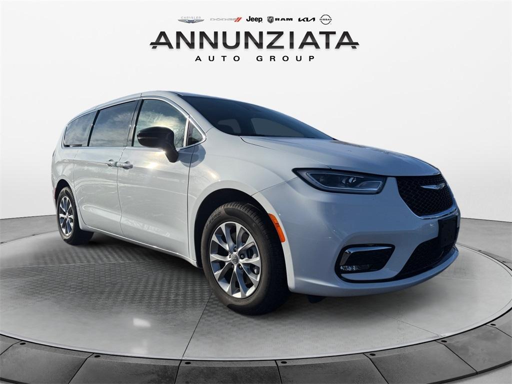 used 2025 Chrysler Pacifica car, priced at $39,799