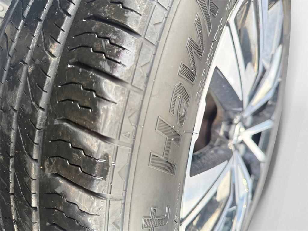 used 2024 Volvo XC60 car, priced at $31,399