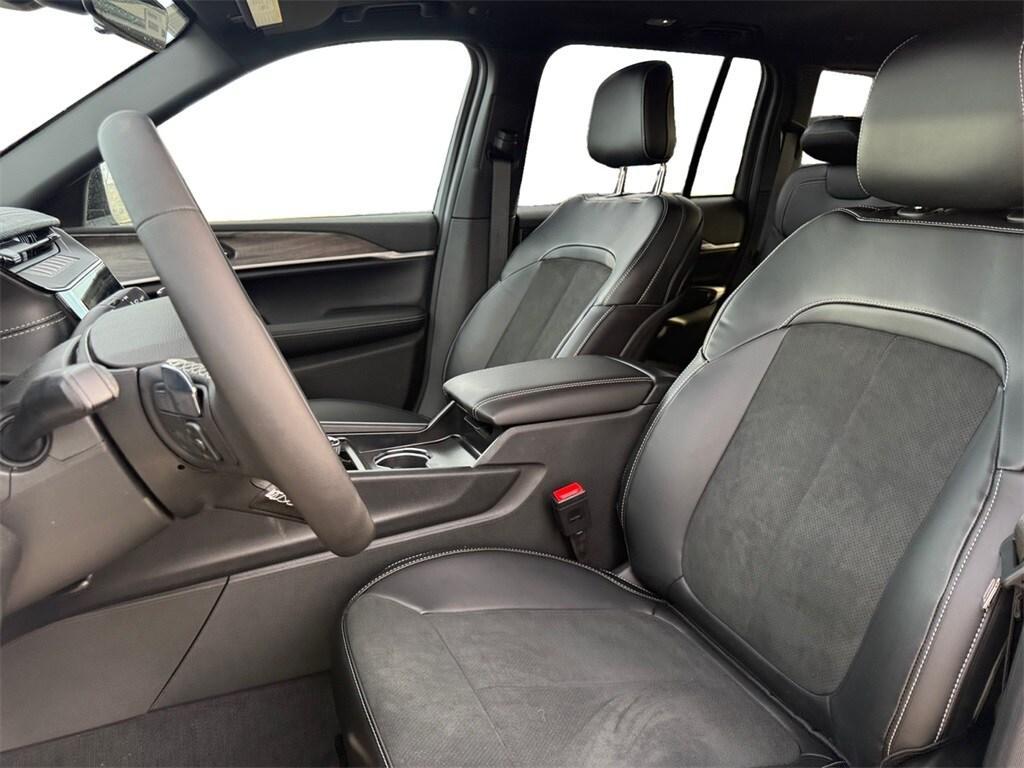 new 2026 Jeep Grand Cherokee car, priced at $48,155